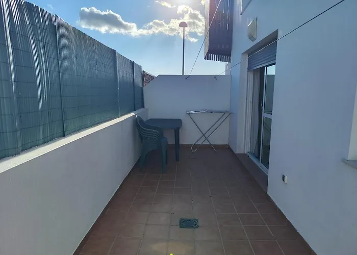 Coqueto Aparamento Con Garaje En Conil